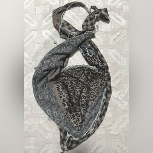 Lightweight layered scarf